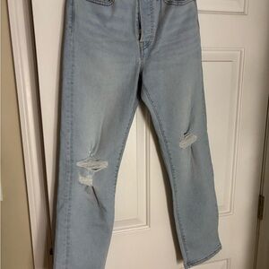 Levi’s Wedgie Straight Distressed Jeans size 4/27